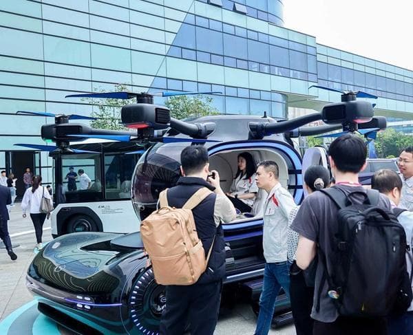 打造“变革中的新交通” 低空经济蓄势高飞