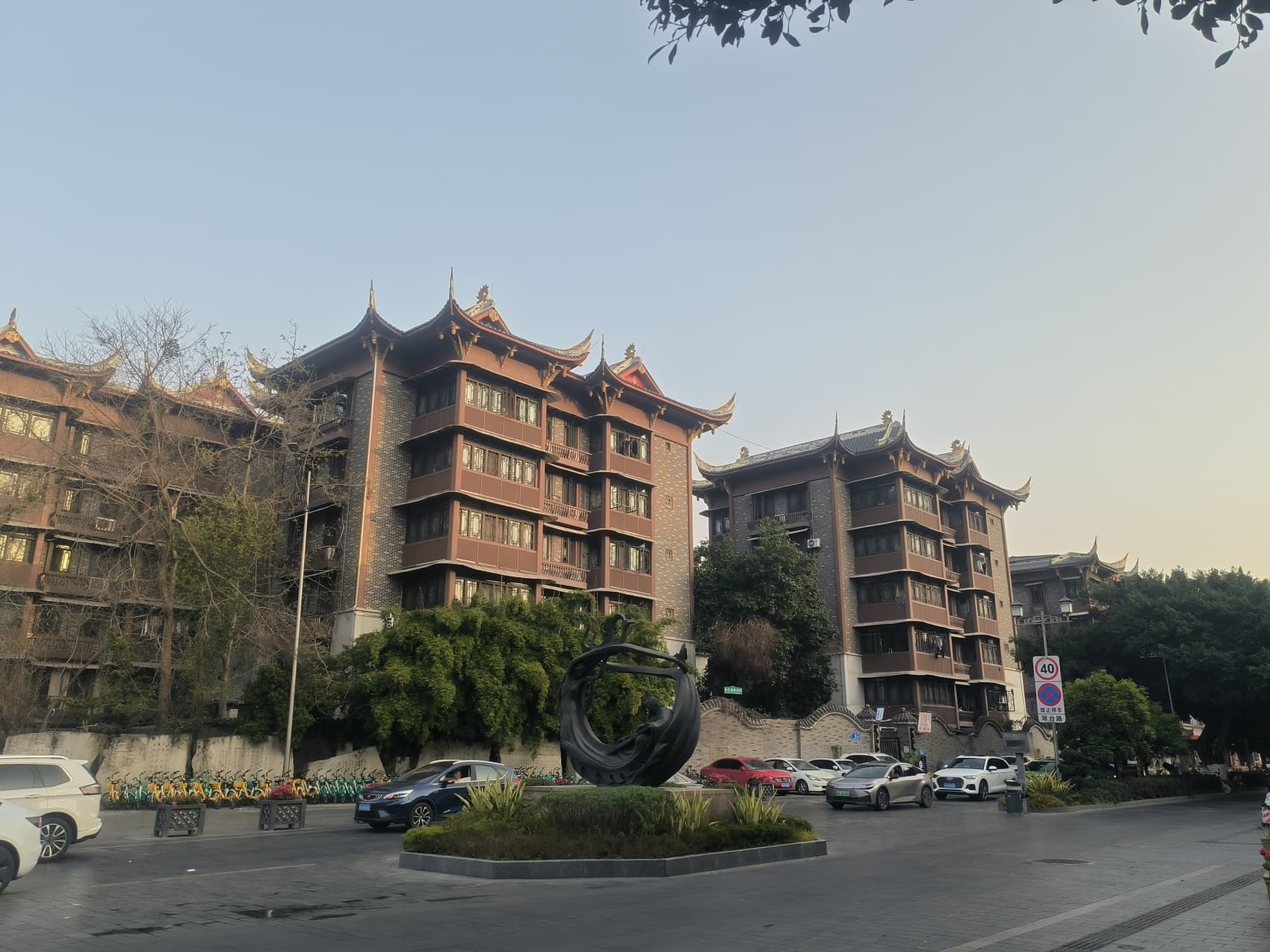 房东怕“老”，老人怕“无”：如何推倒租房“年龄之墙”？