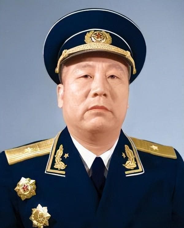 曾克林是开赴东北第一将，职位为何一降再降？建国后才有一次升官