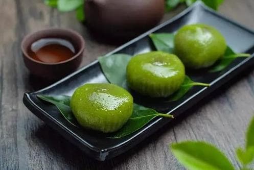青团买回来生吃还是热一热（青团买回来怎么吃）