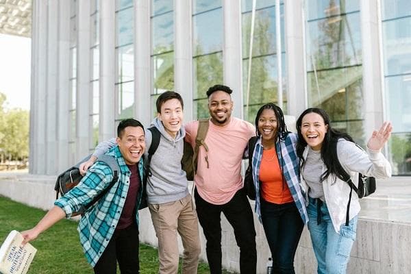 牛津大学在伦敦吗？地理位置详解