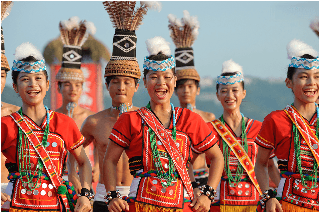 阿美族文化全览：丰年祭、母系社会与现代生活