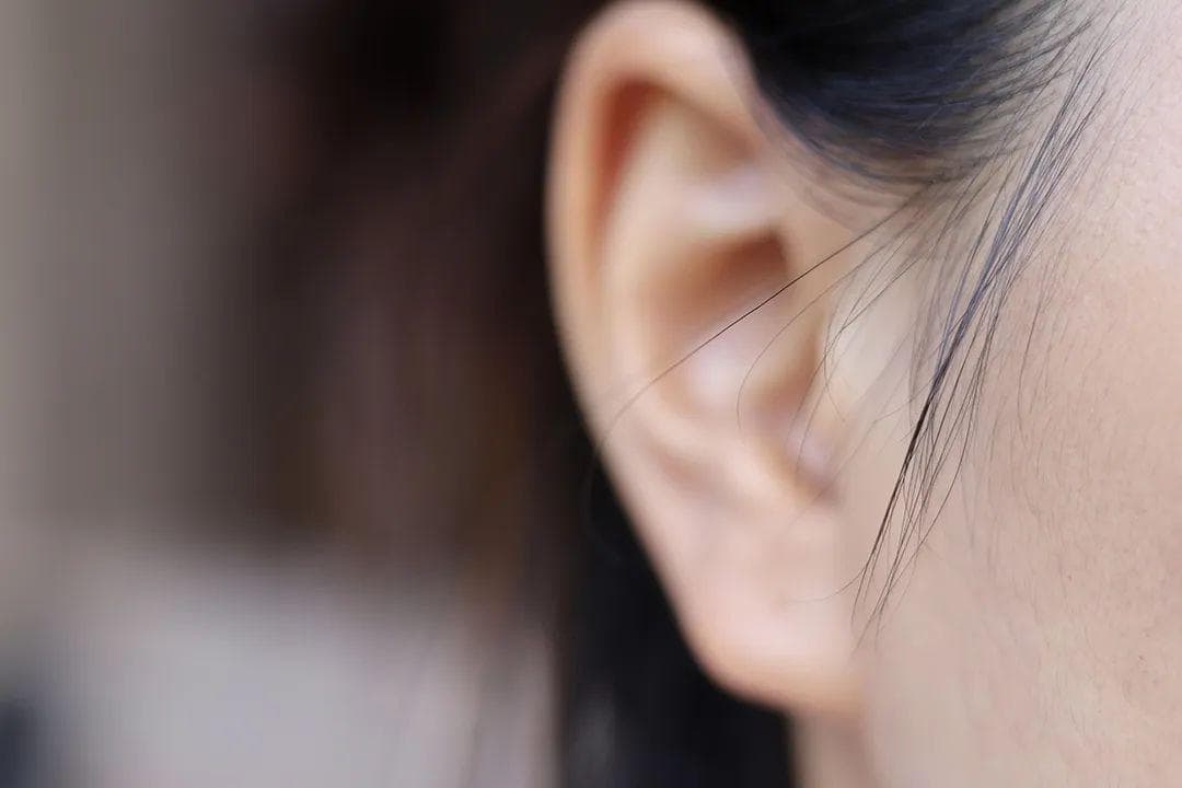 济南三院科普：长期戴耳机易损害听力，耳机您戴对了吗？