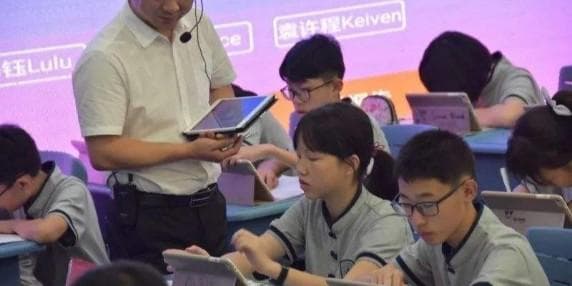 如何制定有效的评估标准与方案？