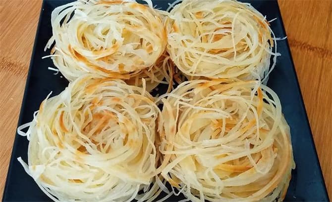 盘丝饼，最简单实用方法，划一划，抻一抻，千丝万缕，好看又好吃