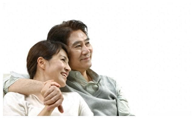 中年夫妻为何选择各玩各的，看看他们是如何维系婚姻的！