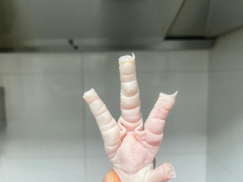 泰式酸辣鸡爪：夏日必备的美味佳肴
