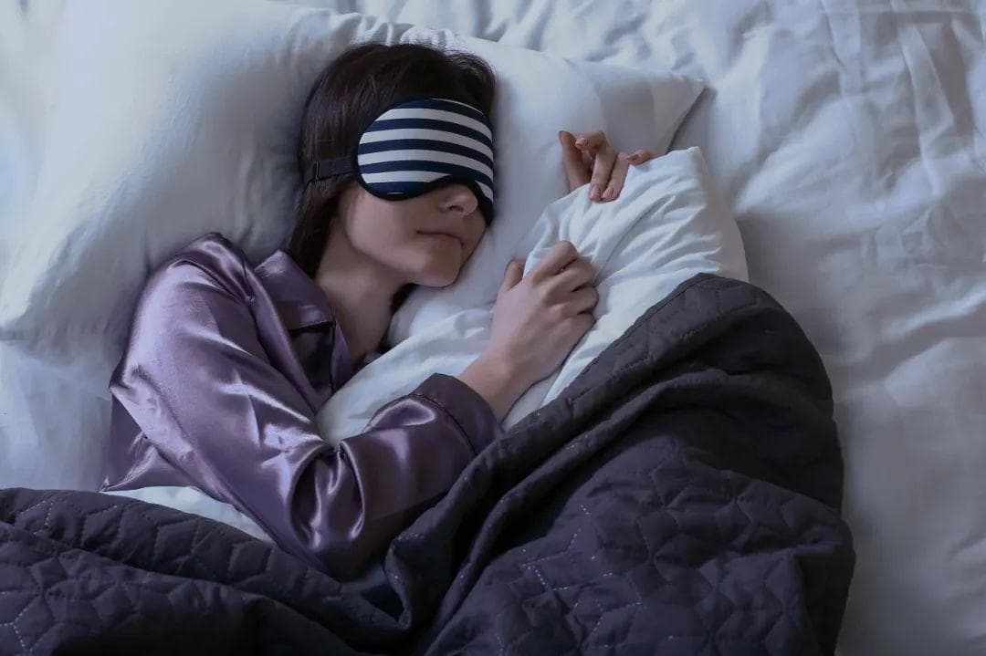 睡得越早，死得越早？老人晚上睡多久更健康？
