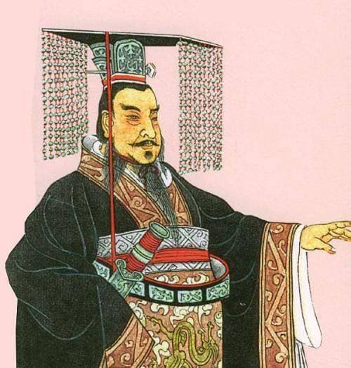 历史上第一个将黄色作为朝服之色的皇帝是谁？
