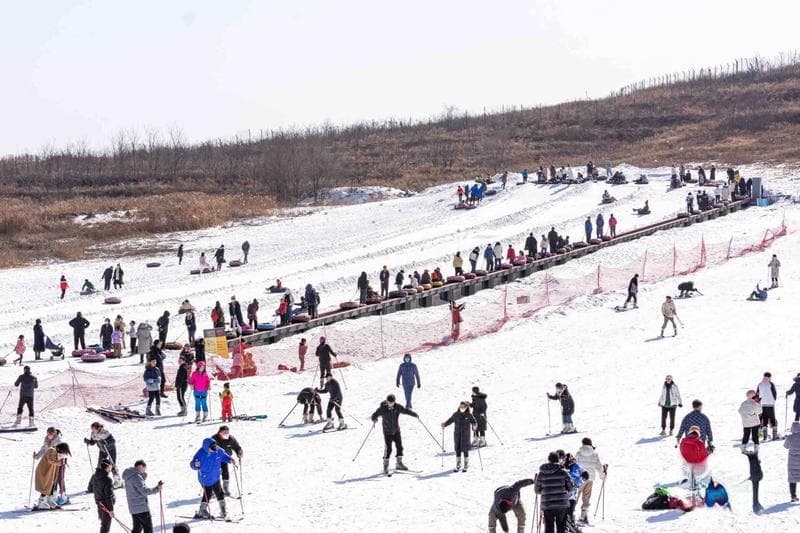 冰雪“冷”资源变身“热”产业！“温泉+滑雪”打造即墨冬游新体验