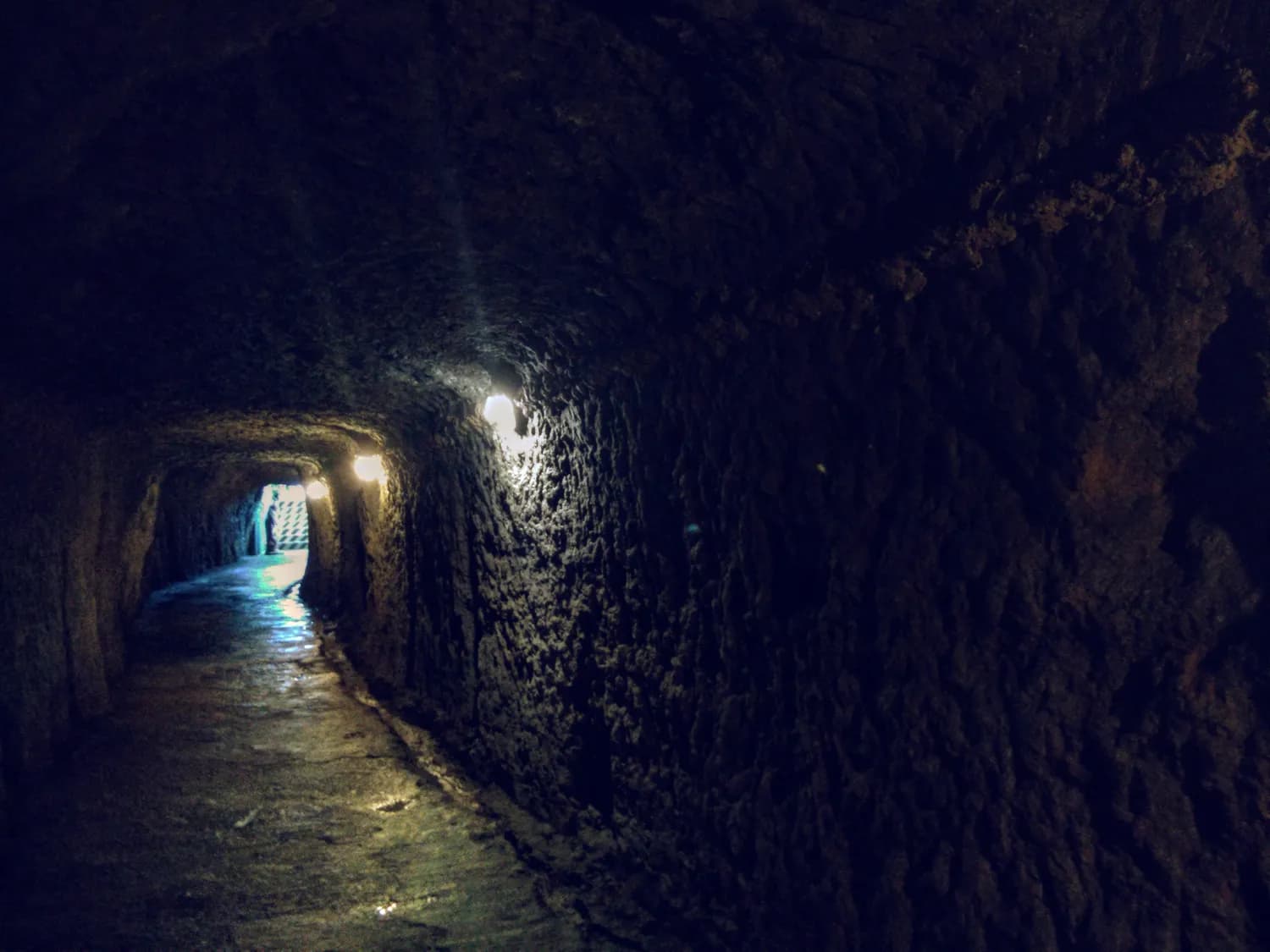 渣滓洞：重庆红色旅游打卡地