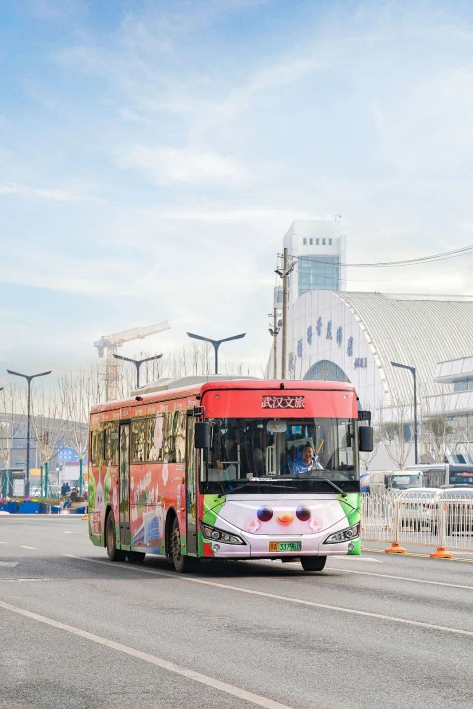 武汉开通文旅城市环游巴士樱花专线，1日通票可无限次乘坐