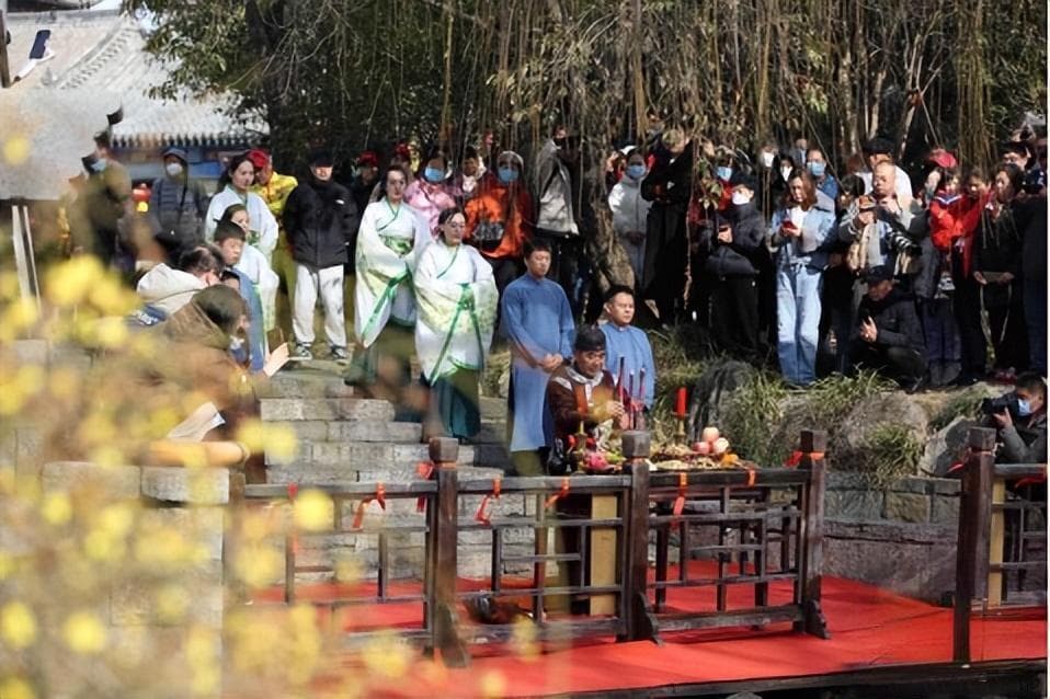 “龙抬头”为何定在“二月二”？为何要理发？有啥特色饮食？