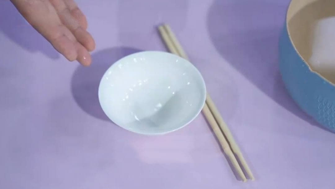 一次性筷子有毒？这样的餐具恐有致癌风险！日常别再用了