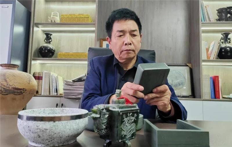 传承千年文脉 抒写时代辉煌——记甘肃省非物质文化遗产“洮砚”传承人赵成德