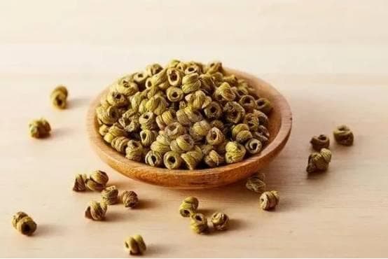 铁皮石斛富含多糖黄酮，现代研究证实其免疫调节功效