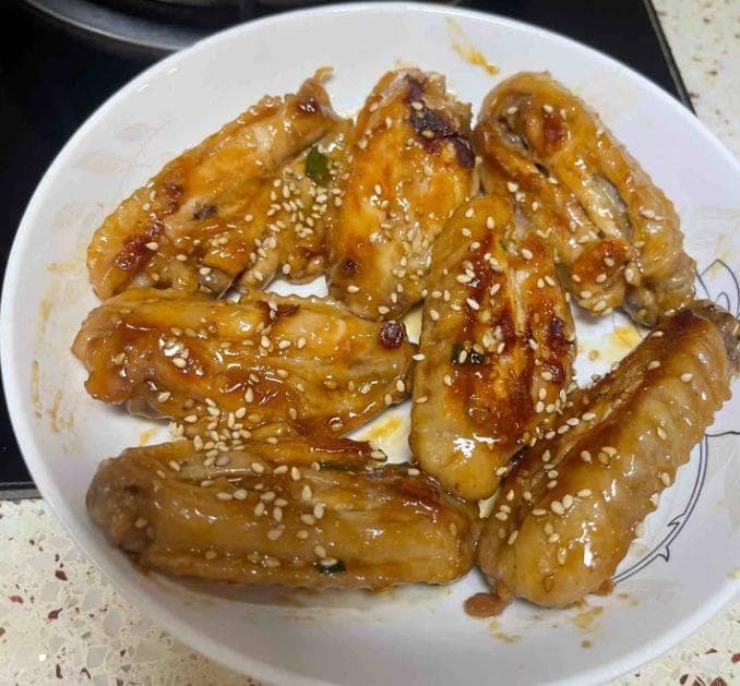 甜蜜滋味，香飘四溢：蜜汁鸡翅