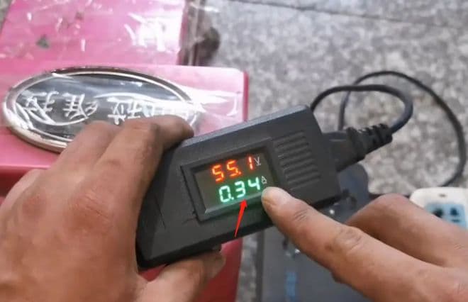 电动车长时间不用，充电直接亮绿灯？不要着急换电池，教给你2招