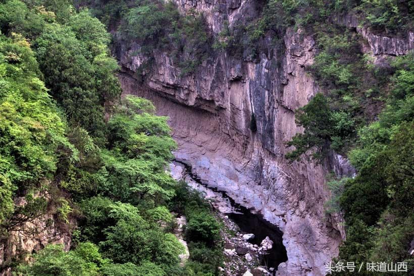 山西姑射山：风光旖旎的避暑胜地与多元宗教文化融合的圣地