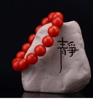 手串该戴哪只手？不同场合有不同的讲究