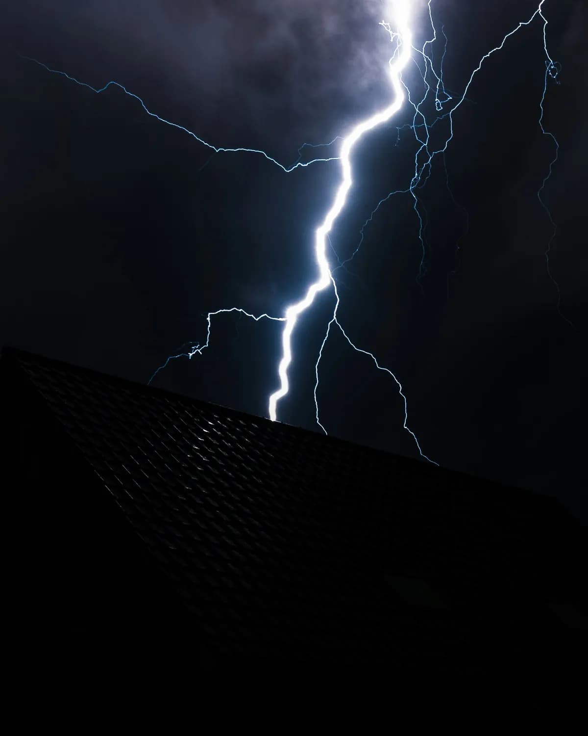 雷雨来袭！职场应急指南出炉