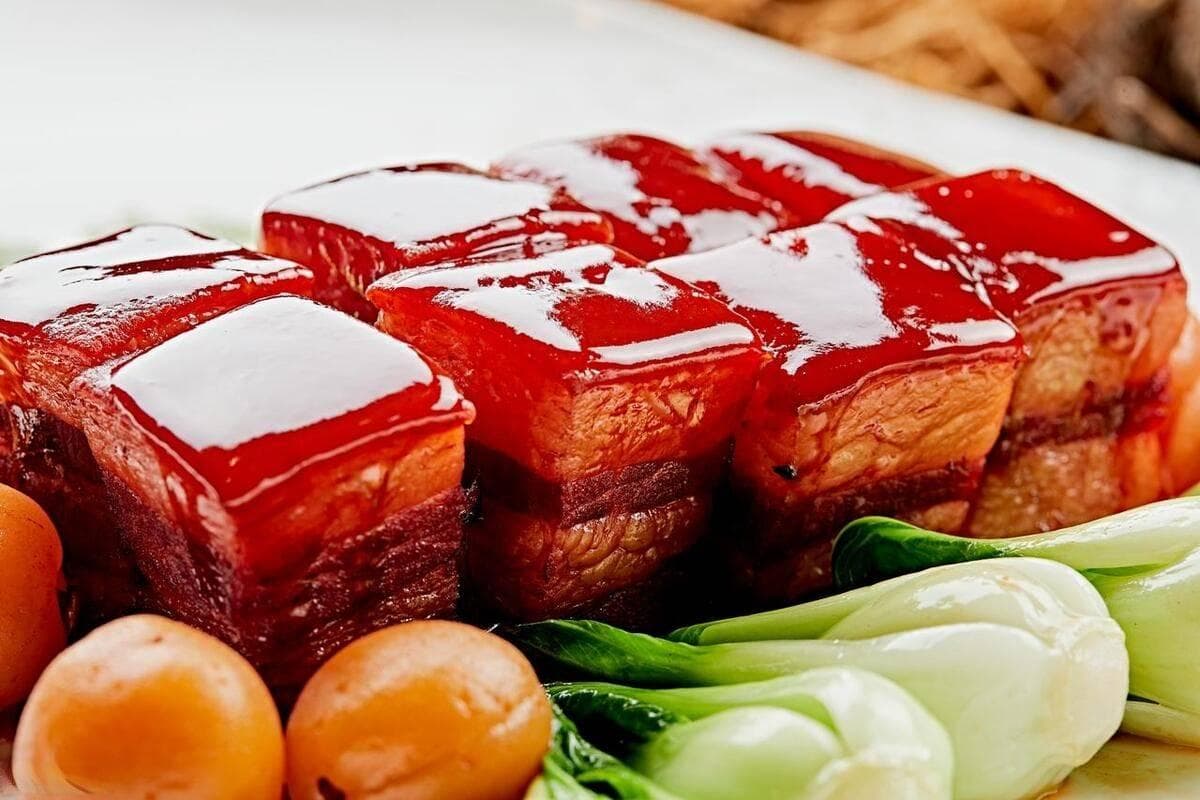 东坡肉这样做真简单，无需花椒大料也不炒糖色！酥烂软糯醇香浓郁