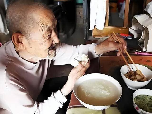 研究发现：若每天晚上只喝稀饭，用不了半年，身体或发生这几变化