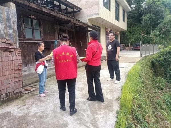 “三抓”措施推进人居环境整治，擦亮乡村振兴“新底色”
