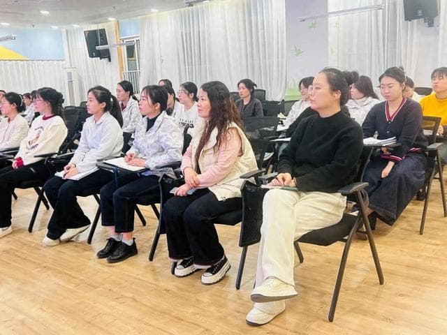 西咸新区幼儿园班主任共话班级管理：11位老师分享实战经验