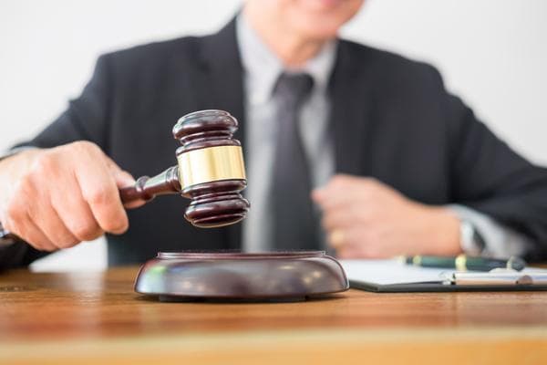司法实践中原告主体不适格的认定及其法律后果分析