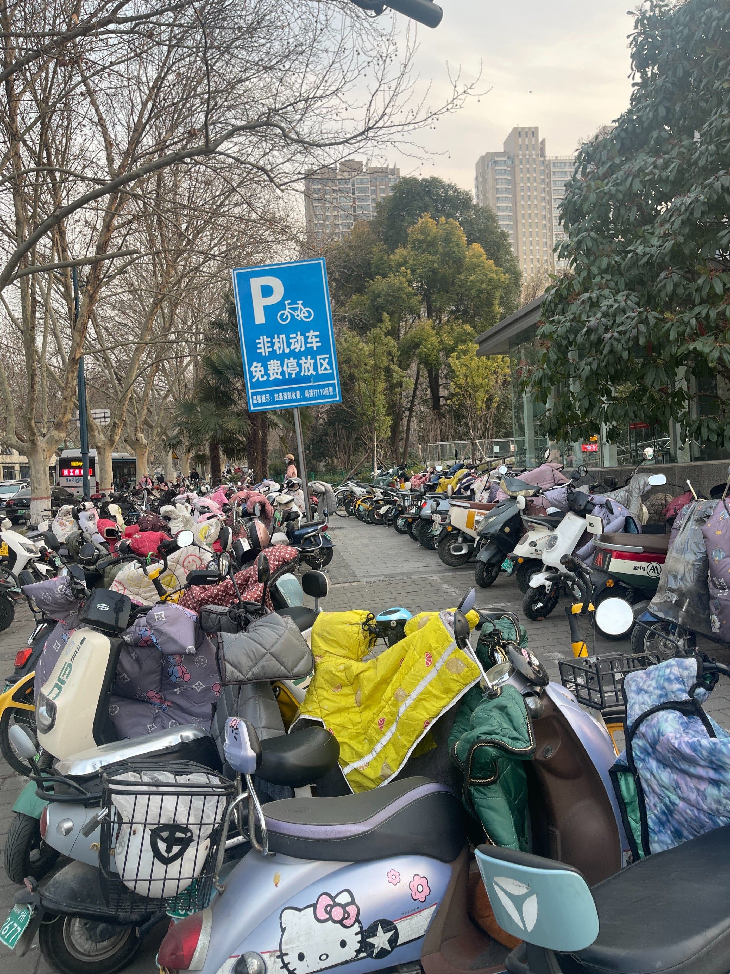郑州市设置5.5万个车位，对非机动车实施分区分类管理