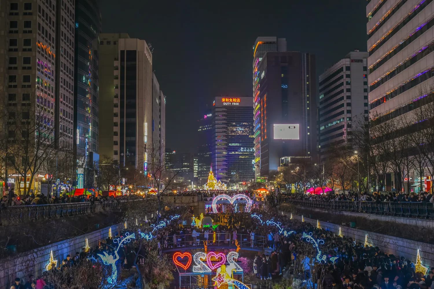 首尔启动24天冬季庆典，光化门等六大景点上演光影秀