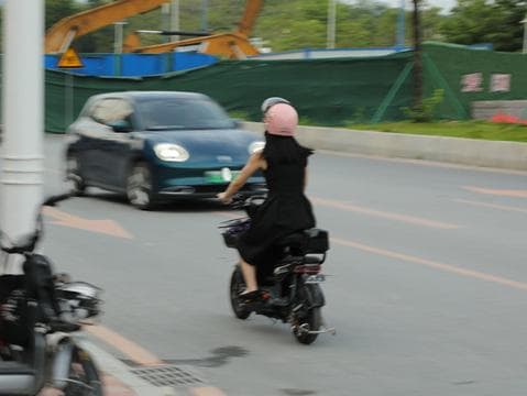 电动车上高速违法吗