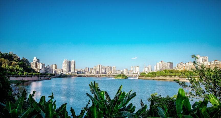 重庆周边高铁2小时内的城市有哪些？（附景点+美食）