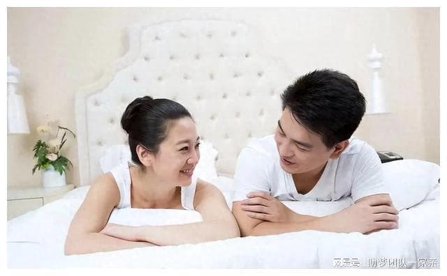 隔壁寡妇总是给我介绍对象，我一个没看上，那晚她说：那我呢