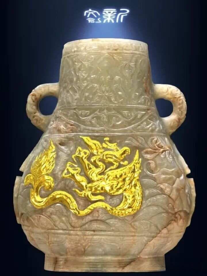 青玉翼龙纹双耳壶：元代宫廷珍品，天津博物馆瑰宝