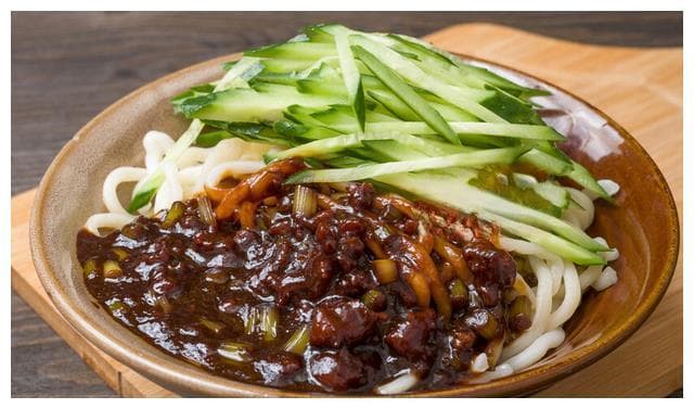爱吃面条的要收藏,大厨分享秘制炸酱的做法,拌饭拌面都很香
