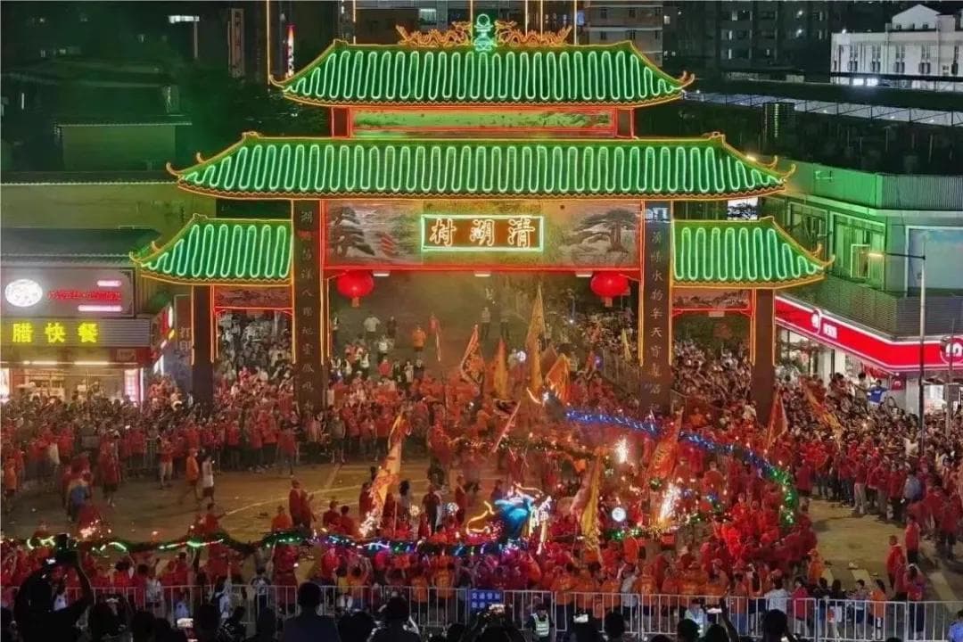 舞火龙、烟花秀、火壶、音乐会、喵喵灯会……这个中秋，都安排上了→