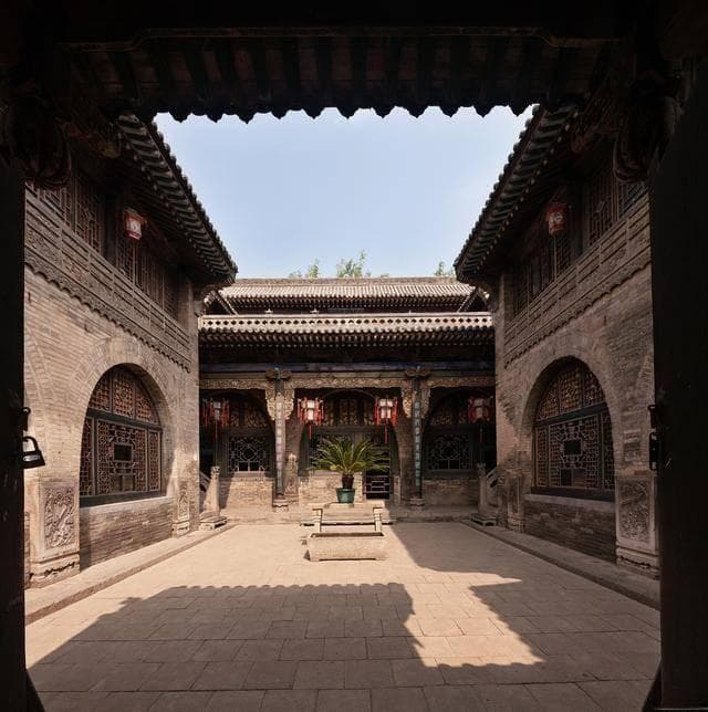 探访灵石县王家大院，感受晋商文化与建筑艺术的魅力