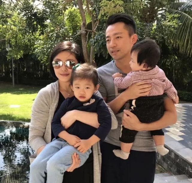 大S汪小菲10年婚姻结束！从这4个细节可以看出，大S为什么离婚