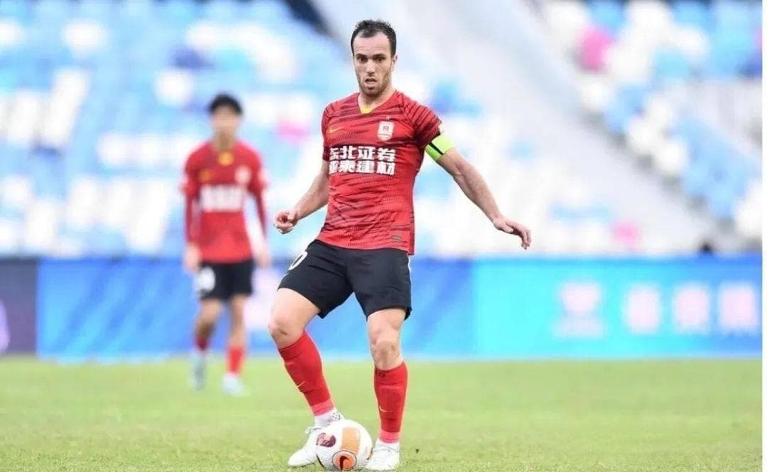 归化冰火两重天！塞鸟入籍奥斯卡无缘背后的中国足球困局