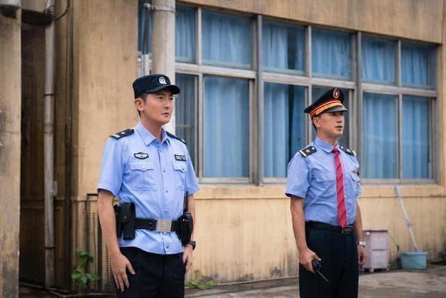 刑侦剧新年大发力，《驻站》PK《漂白》