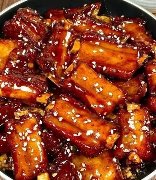 传统中式糖醋排骨：酸甜可口，排骨酥脆的中华美食