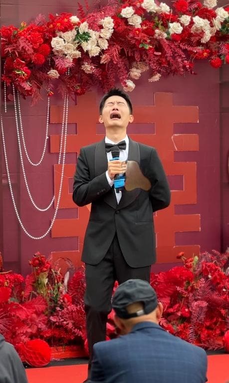 “变成蝴蝶参加我婚礼！”湖南一新郎给已逝外婆发信息，婚礼上一幕全网泪目