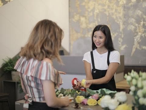 香港账户资金转入内地账户是否需要缴税？