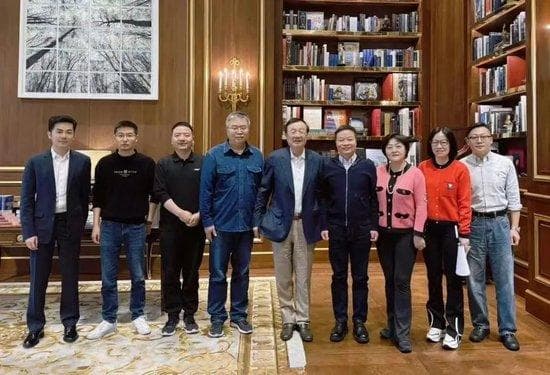 任正非与他们开了个“闭门会议”，折射出一个什么信号？