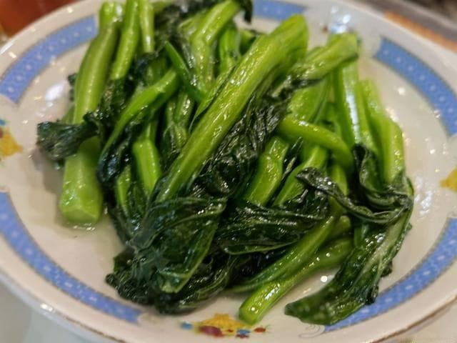 蒜蓉油麦菜，需要事先焯水吗？掌握正确做法，油麦菜清脆更入味