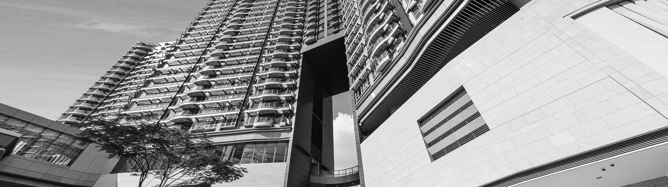 香港环球贸易广场：全球第三高建筑的智能与绿色典范