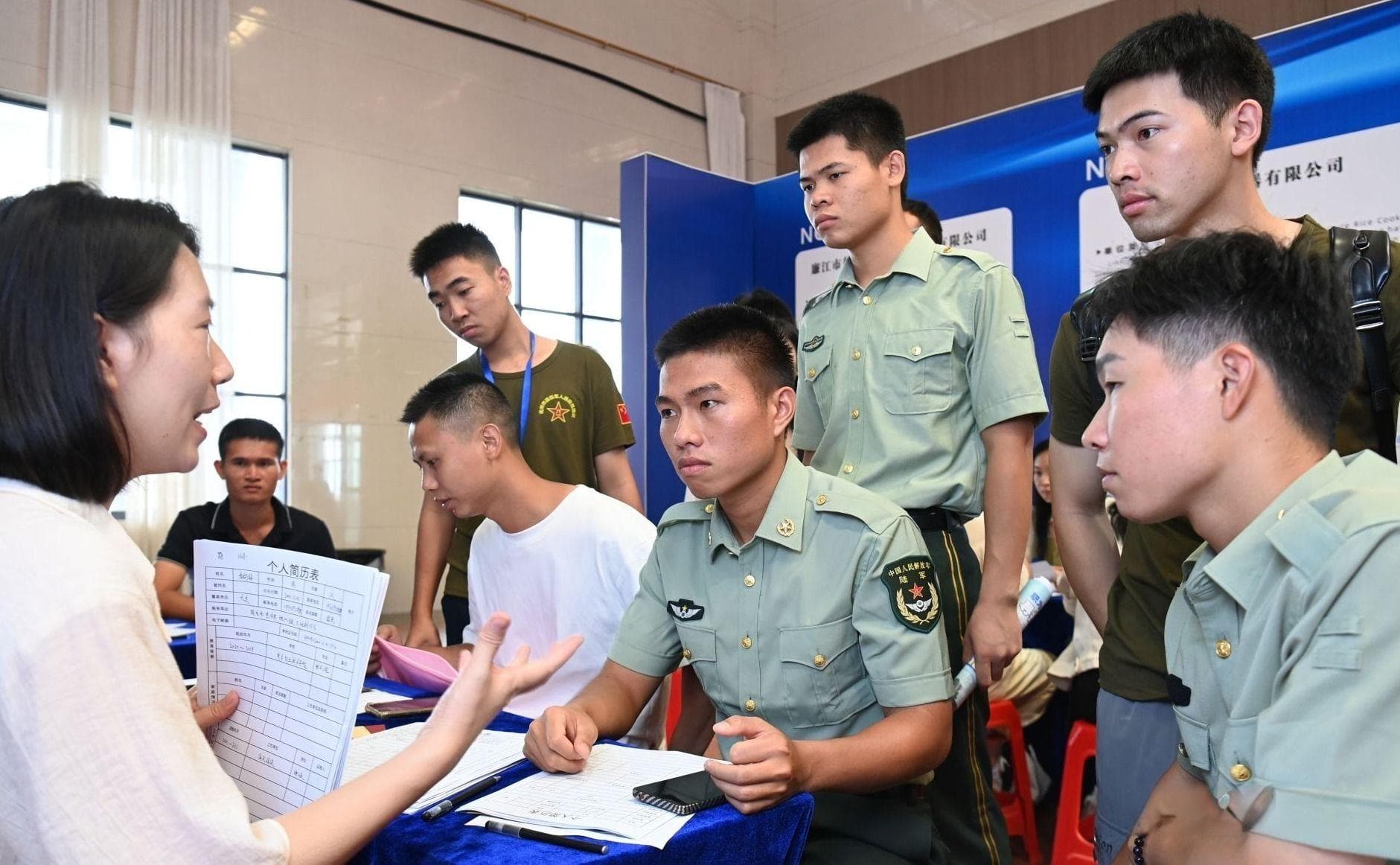 为退役军人就业创业提供“无缝对接”服务