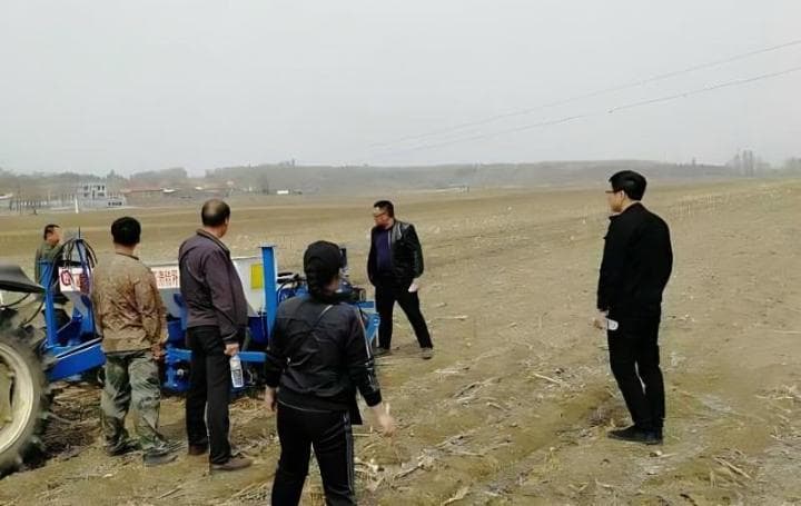 免耕播种机适应的垄距范围通常是多少？